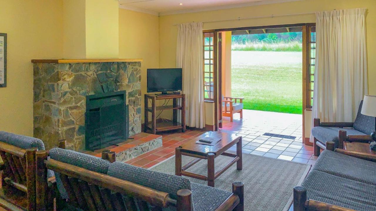 Wits End Mountain Resort Champagne Valley ภายนอก รูปภาพ