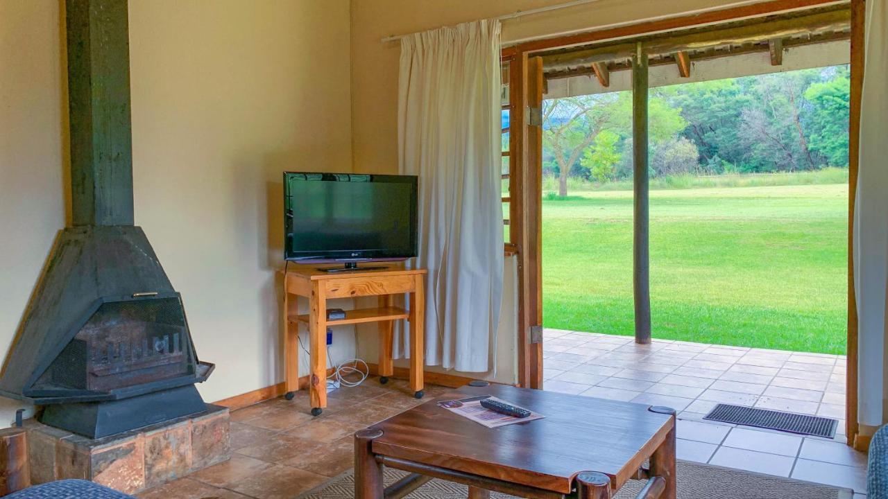 Wits End Mountain Resort Champagne Valley ภายนอก รูปภาพ
