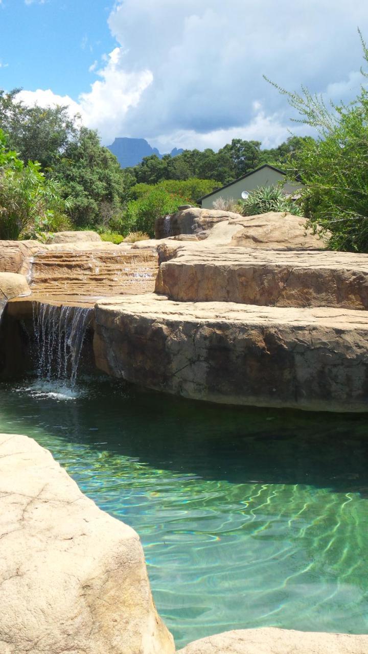 Wits End Mountain Resort Champagne Valley ภายนอก รูปภาพ