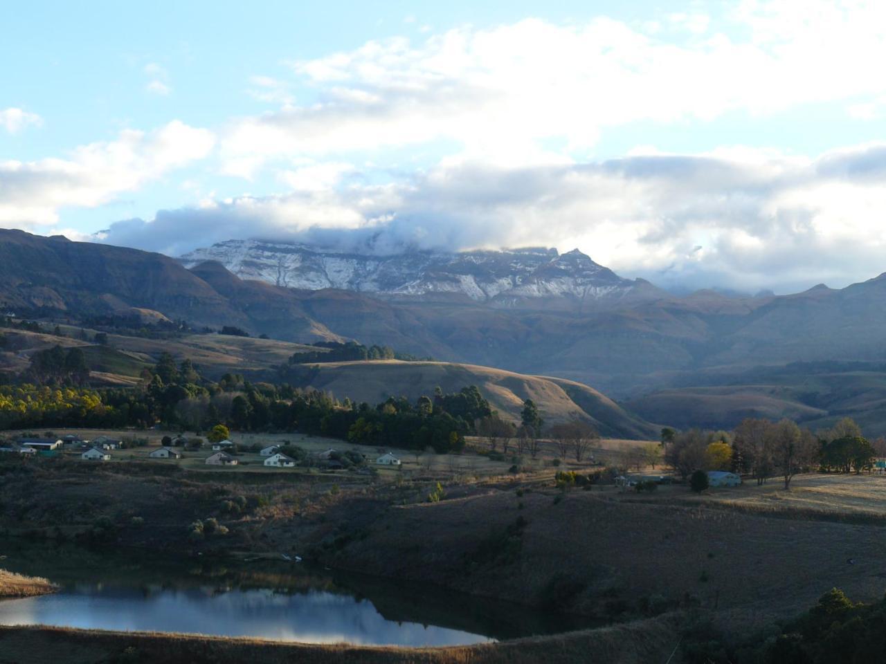 Wits End Mountain Resort Champagne Valley ภายนอก รูปภาพ