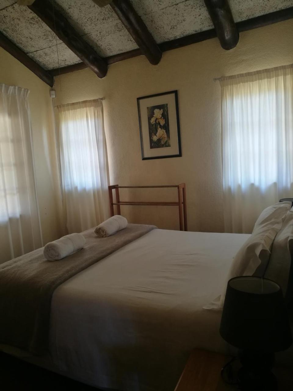 Wits End Mountain Resort Champagne Valley ภายนอก รูปภาพ